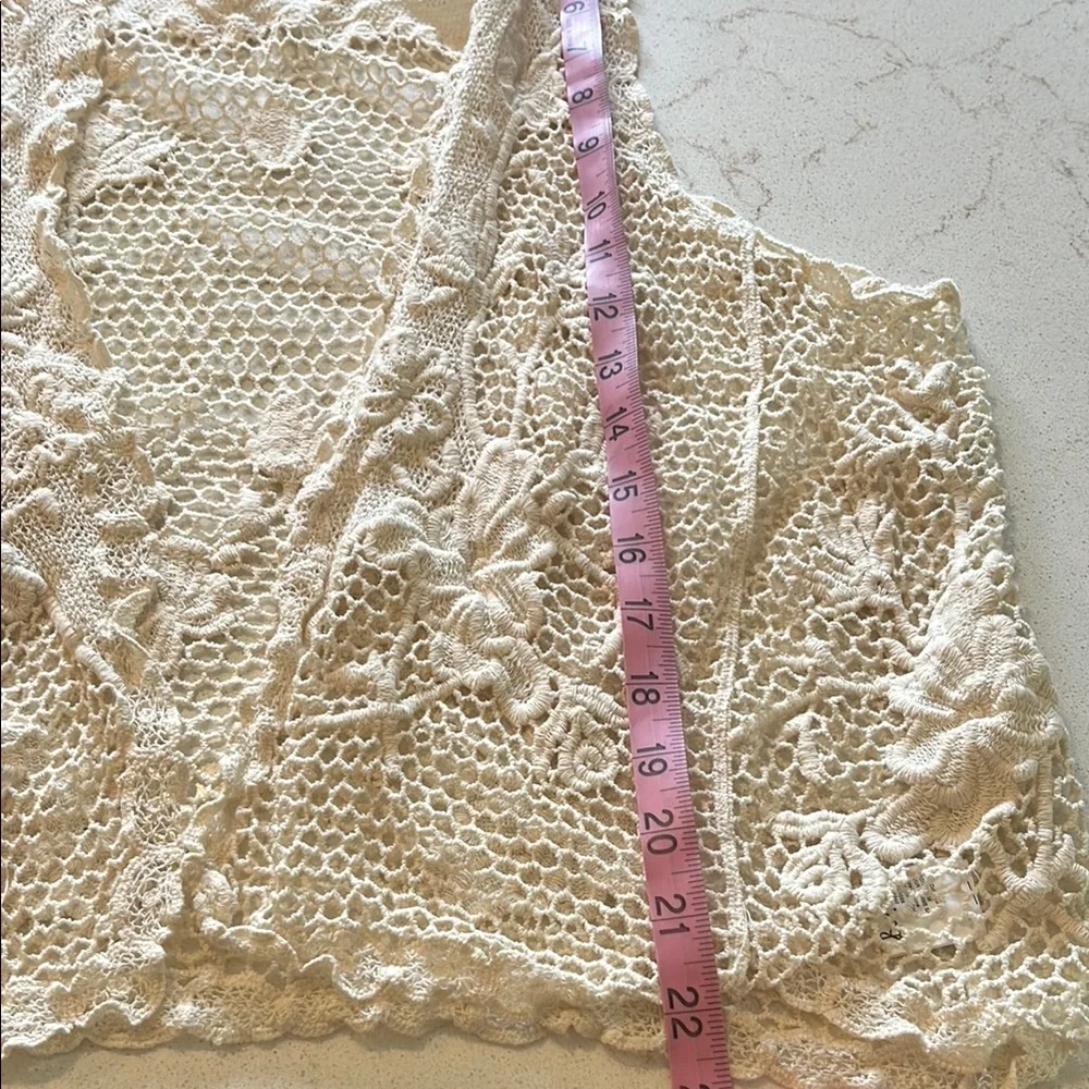 Icing Cream Lace Sleeveless Top - Picture 5 of 5